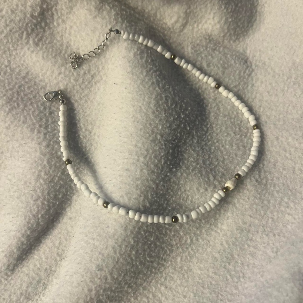 Elegant White and Gold Beaded Necklace